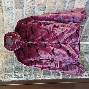 (NWT) NIKE FAUX FUR COAT